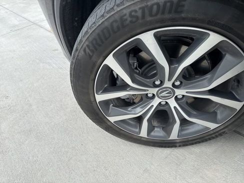 Certified 2023 Acura MDX FWD w/ Technology Package image 5