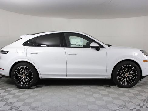 New 2026 Porsche Cayenne Coupe image 8