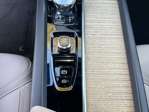 New 2026 Volvo XC60 B5 Plus w/ Climate Package image 25
