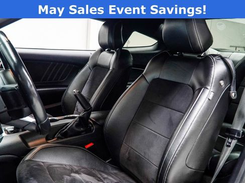 Used 2018 Ford Mustang GT Premium w/ Carbon Sport Interior Package RWD image 39