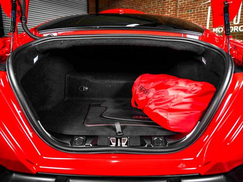 Used 2021 Ferrari Roma image 31