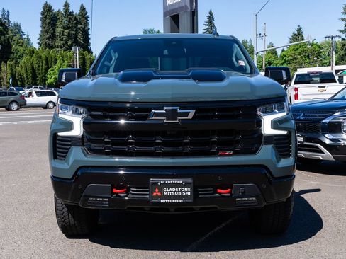 Used 2025 Chevrolet Silverado 1500 LT Trail Boss w/ Convenience Package II AWD/4WD image 2