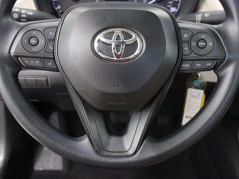 Used 2025 Toyota Corolla LE FWD image 21
