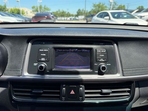 Used 2017 Kia Optima LX FWD image 36