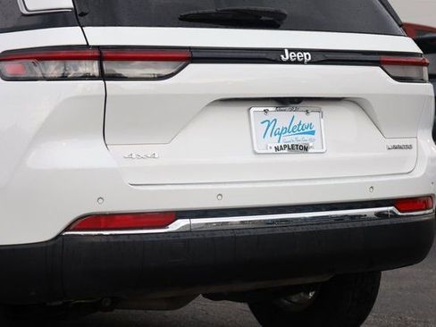 Used 2023 Jeep Grand Cherokee Laredo image 7