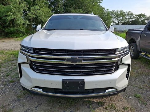 Used 2022 Chevrolet Tahoe LT w/ Luxury Package AWD/4WD image 2
