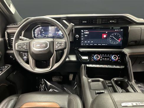 Used 2025 GMC Sierra 3500 AT4 w/ AT4 Premium Plus Package image 5