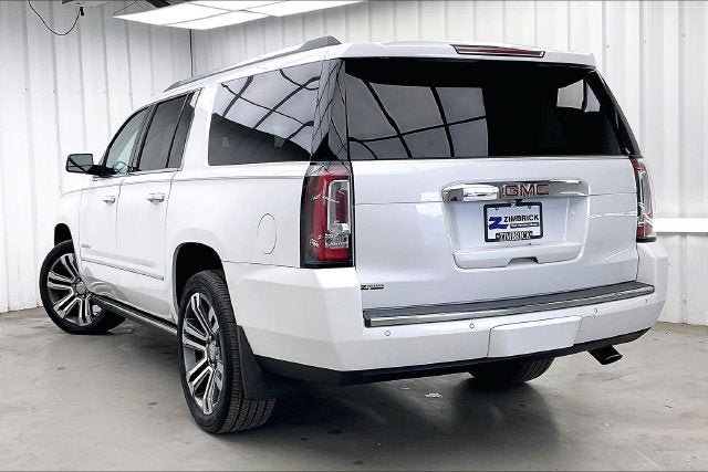 Used 2019 GMC Yukon XL Denali w/ Denali Ultimate Package AWD/4WD image 10