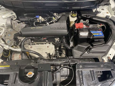 Used 2016 Nissan Rogue SV image 9