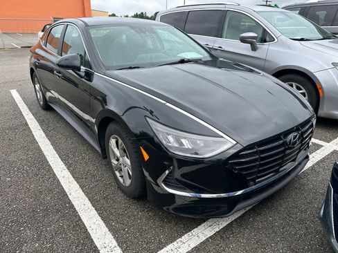 Used 2021 Hyundai Sonata SE w/ Winter Weather Package FWD image 2