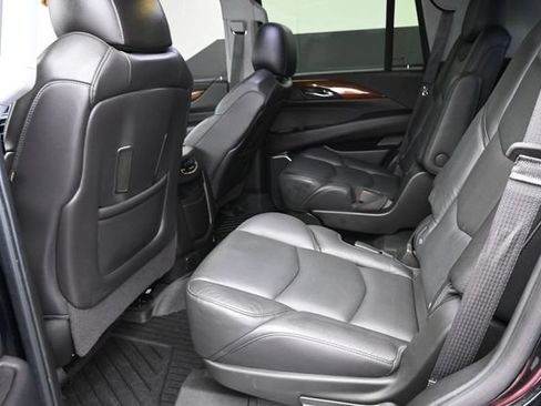 Used 2020 Cadillac Escalade Luxury w/ Escalade Sport Edition AWD/4WD image 16