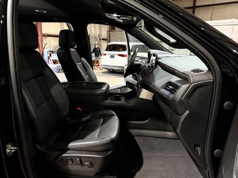 Used 2022 Chevrolet Tahoe LT w/ Luxury Package RWD image 27