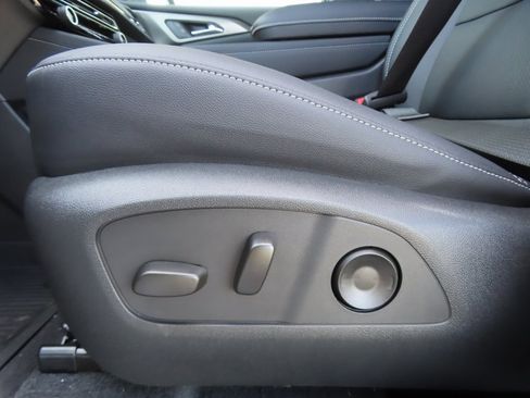 New 2026 Chevrolet Traverse LT w/ Enhanced Driving Package image 9