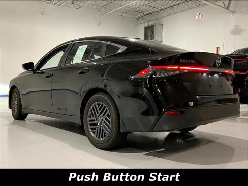 Used 2026 Nissan Sentra SV w/ SV Convenience Package FWD image 3