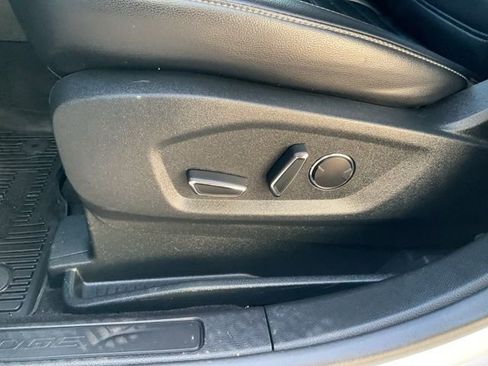 Used 2019 Ford Edge SEL w/ Equipment Group 201A image 6