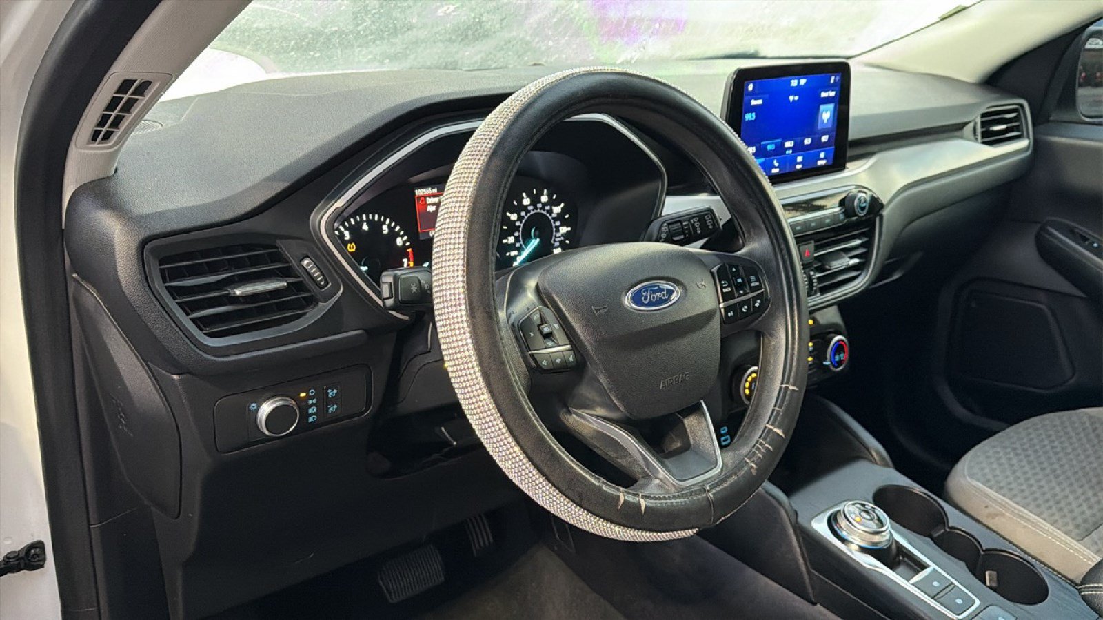 Used 2021 Ford Escape SE w/ SE Sport Appearance Package FWD image 16