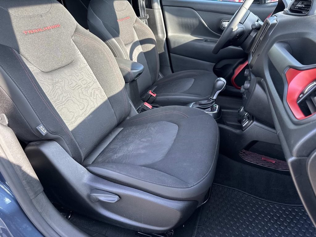 Used 2023 Jeep Renegade Trailhawk AWD/4WD image 24