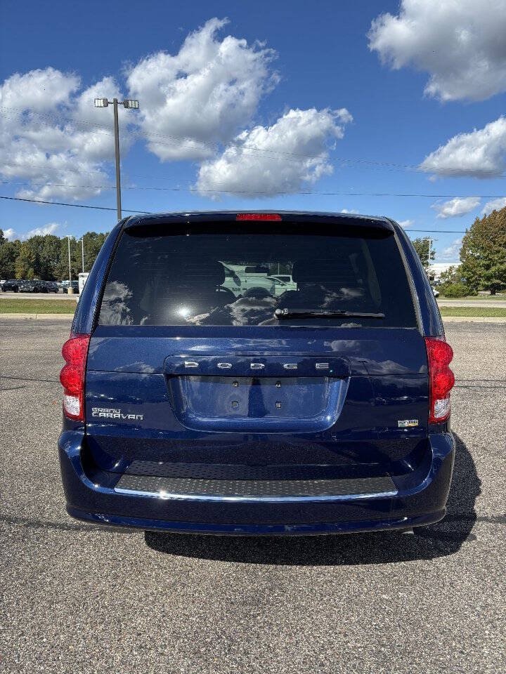 Used 2014 Dodge Grand Caravan SE w/ Quick Order Package 29E SE FWD image 11