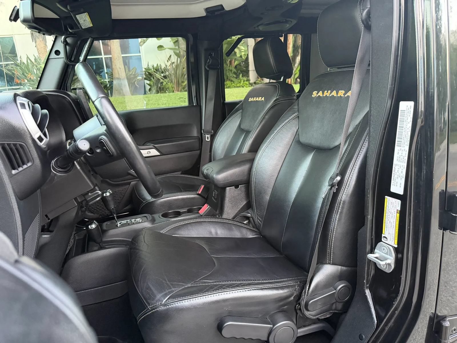 Used 2014 Jeep Wrangler Unlimited Sahara w/ Connectivity Group AWD/4WD image 14