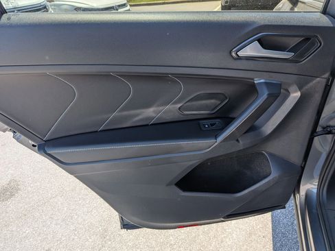 Used 2023 Volkswagen Tiguan SEL R-Line image 27