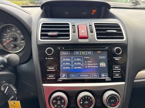 Used 2017 Subaru Crosstrek 2.0i Premium AWD/4WD image 19