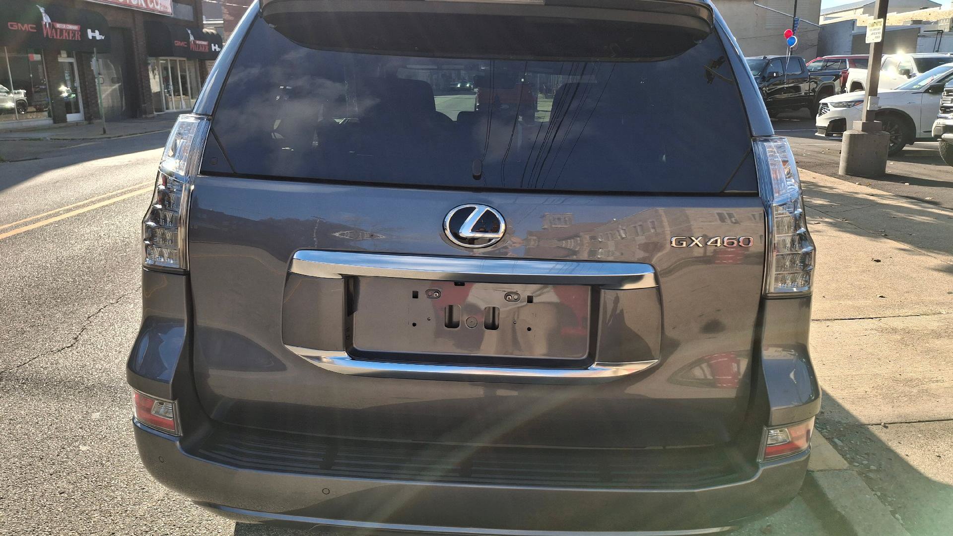 Used 2023 Lexus GX 460 Premium w/ Premium Plus Package AWD/4WD image 5
