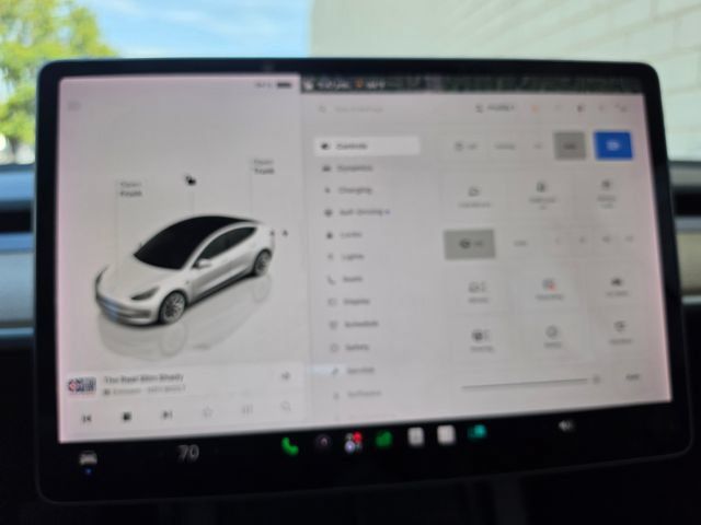Used 2022 Tesla Model 3 Standard Range RWD image 32