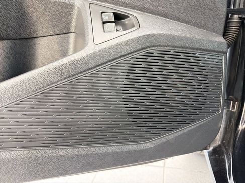 Used 2023 Volkswagen Jetta SE w/ Black Wheel Package image 20