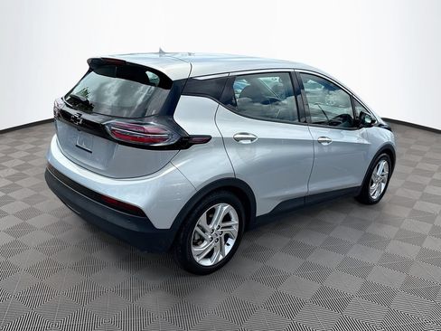 Used 2023 Chevrolet Bolt LT w/ Driver Confidence Package FWD image 7