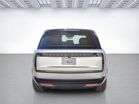 Used 2025 Land Rover Range Rover SE image 6