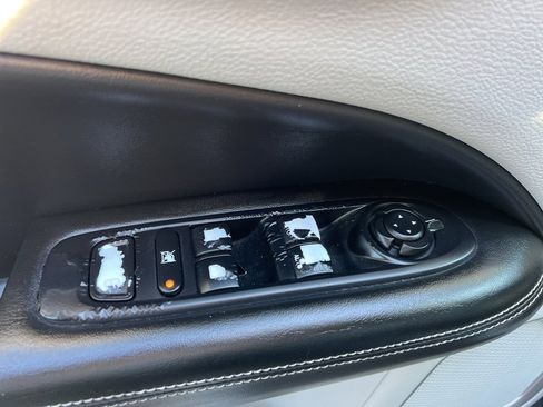 Used 2018 Jeep Compass Latitude w/ Popular Equipment Group image 24