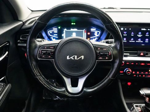 Used 2022 Kia Niro EX Premium FWD image 14