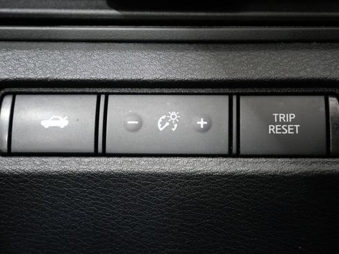 Used 2024 Nissan Altima 2.5 SR FWD image 14