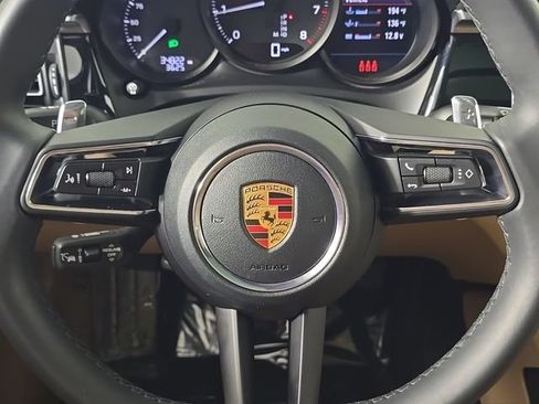 Certified 2022 Porsche Macan AWD/4WD image 27