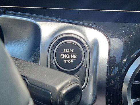 Used 2023 Mercedes-Benz GLB 250 image 16