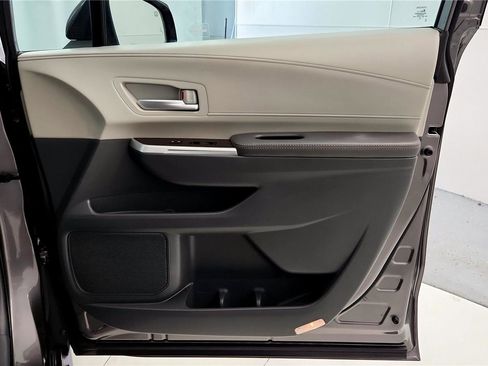 Certified 2024 Toyota Sienna XLE image 19