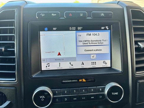 Used 2019 Ford Expedition Limited w/ Equipment Group 301A AWD/4WD image 22