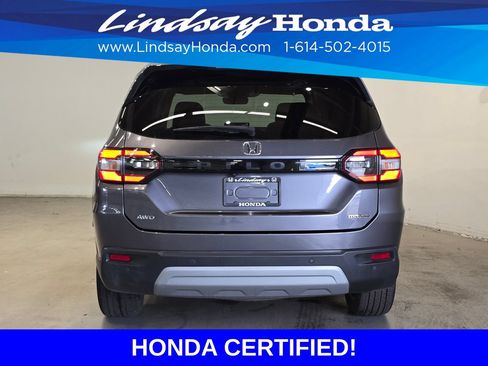 Used 2023 Honda Pilot Touring image 5
