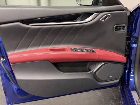 Used 2021 Maserati Ghibli S GranSport image 19