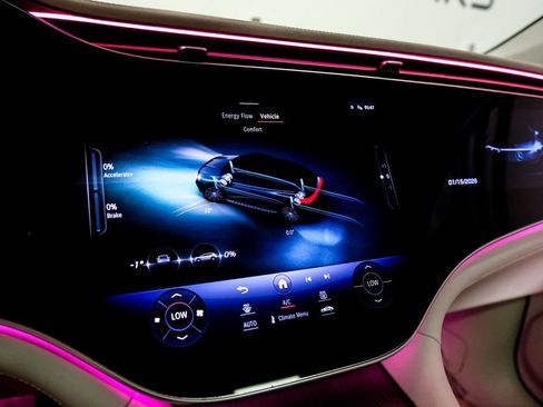 Used 2023 Mercedes-Benz EQS 580 4MATIC SUV image 42