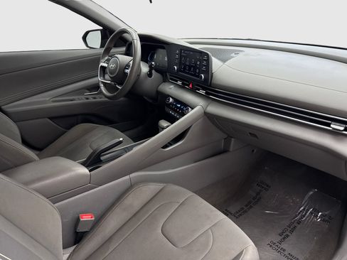 Used 2025 Hyundai Elantra Sport FWD image 41
