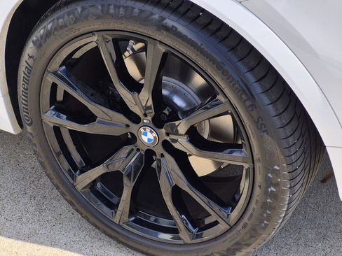 Certified 2026 BMW X7 xDrive40i w/ M Sport Package AWD/4WD image 7
