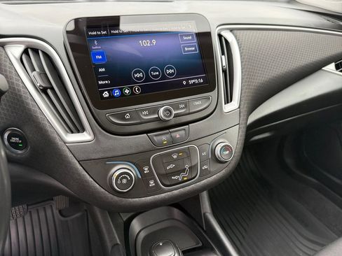 Used 2020 Chevrolet Malibu RS image 17