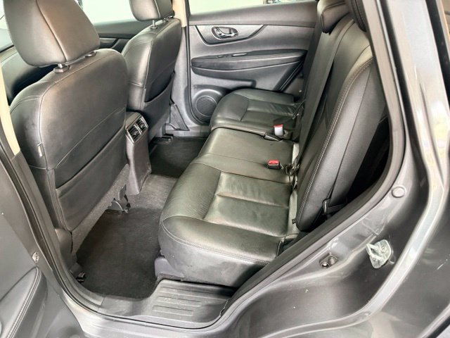 Used 2016 Nissan Rogue SL AWD/4WD image 32