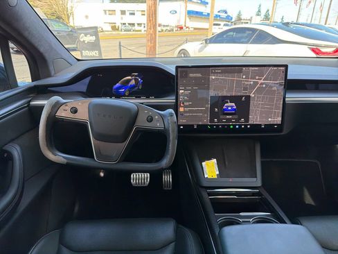 Used 2022 Tesla Model X Plaid image 27