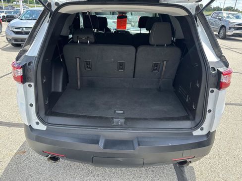 Used 2019 Chevrolet Traverse LS FWD image 3