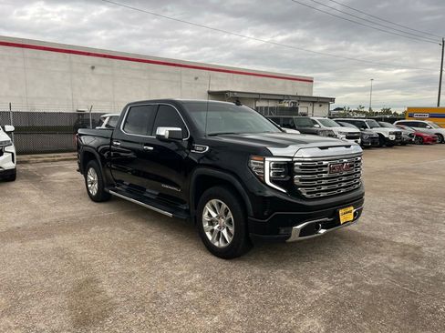 Used 2023 GMC Sierra 1500 Denali w/ Technology Package image 3
