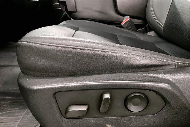 Used 2024 Chevrolet Silverado 2500 LTZ AWD/4WD image 31
