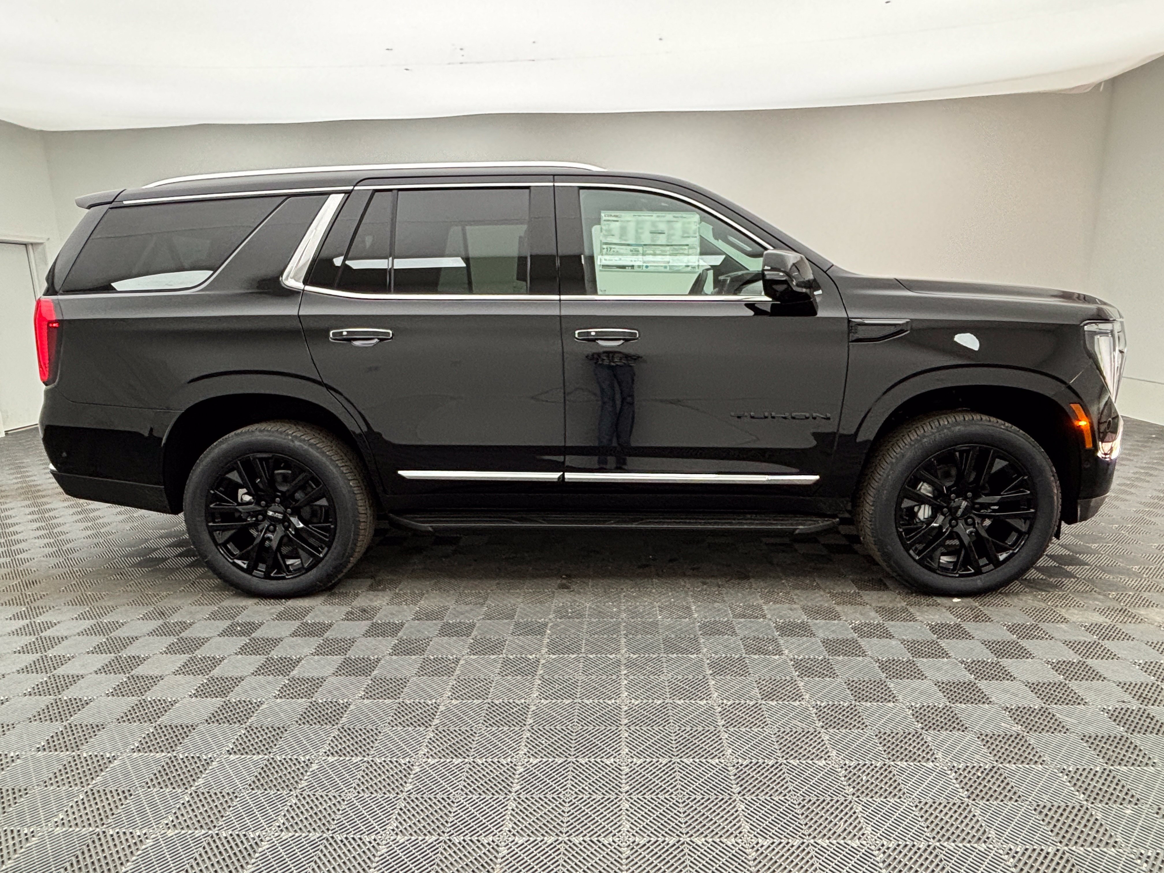 New 2026 GMC Yukon Elevation w/ Elevation Premium Package AWD/4WD image 10