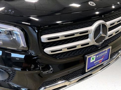 Used 2023 Mercedes-Benz GLB 250 4MATIC w/ Premium Package image 34